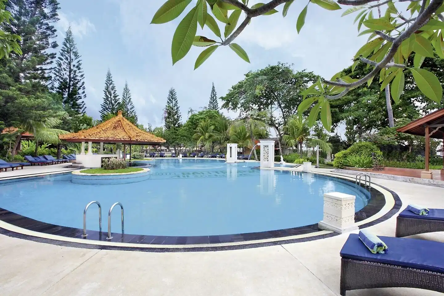 Bali Tropic Resort & Spa POOL