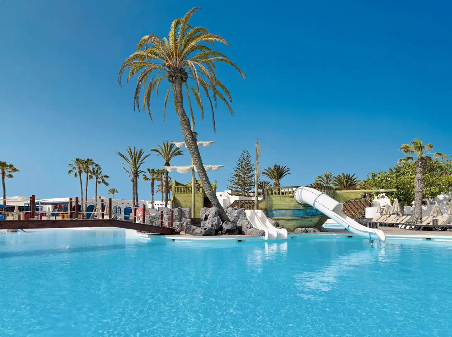 H10 Suites Lanzarote Gardens POOL