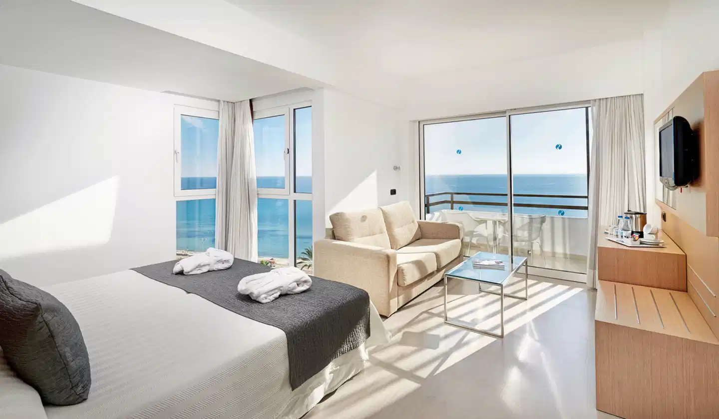 CM Playa del Moro ACCOMMODATION