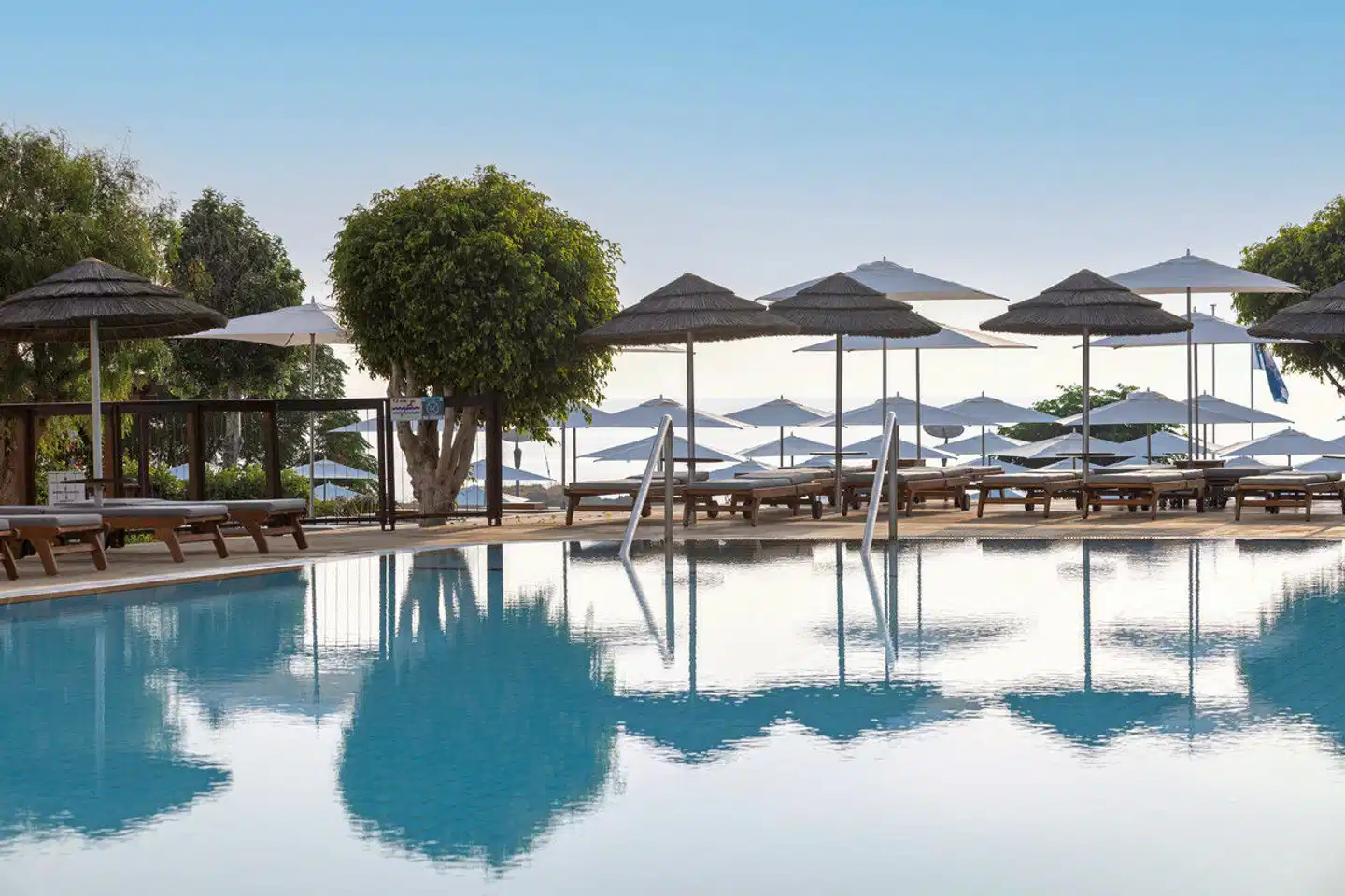 Capo Bay Hotel POOL