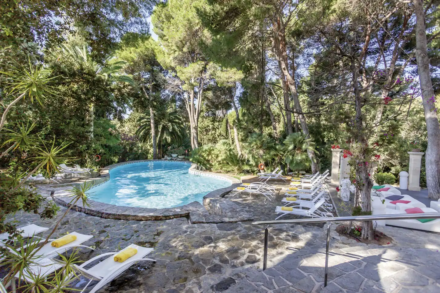 Lago Garden Apart-Suites & Spa POOL