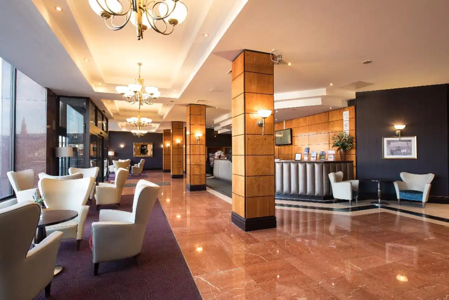 Jurys Inn Edinburgh Lobby