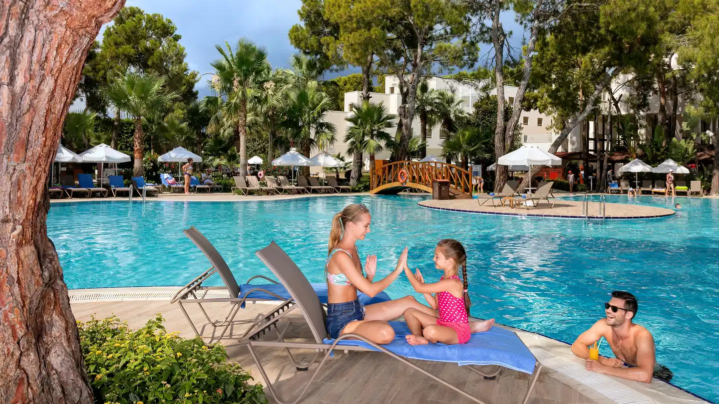 Seven Seas Hotel Life POOL