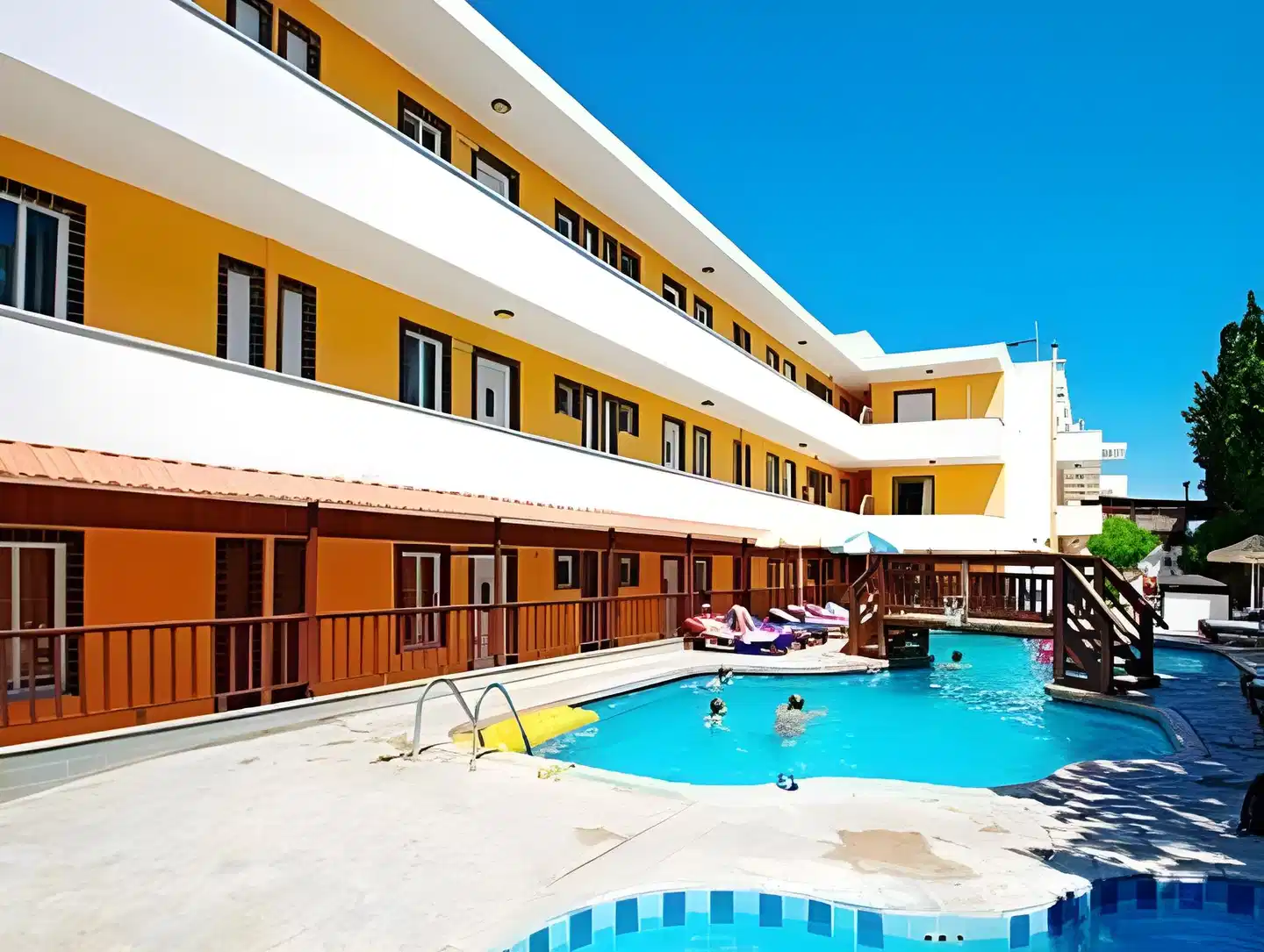 Sunny Days Pool