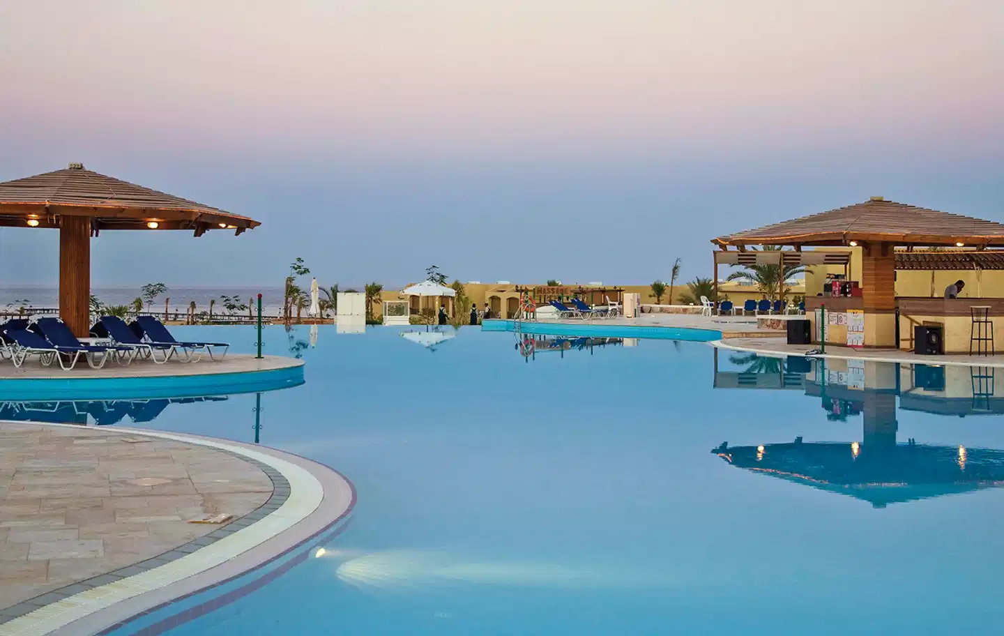 Three Corners Fayrouz Plaza Beach Resort POOL