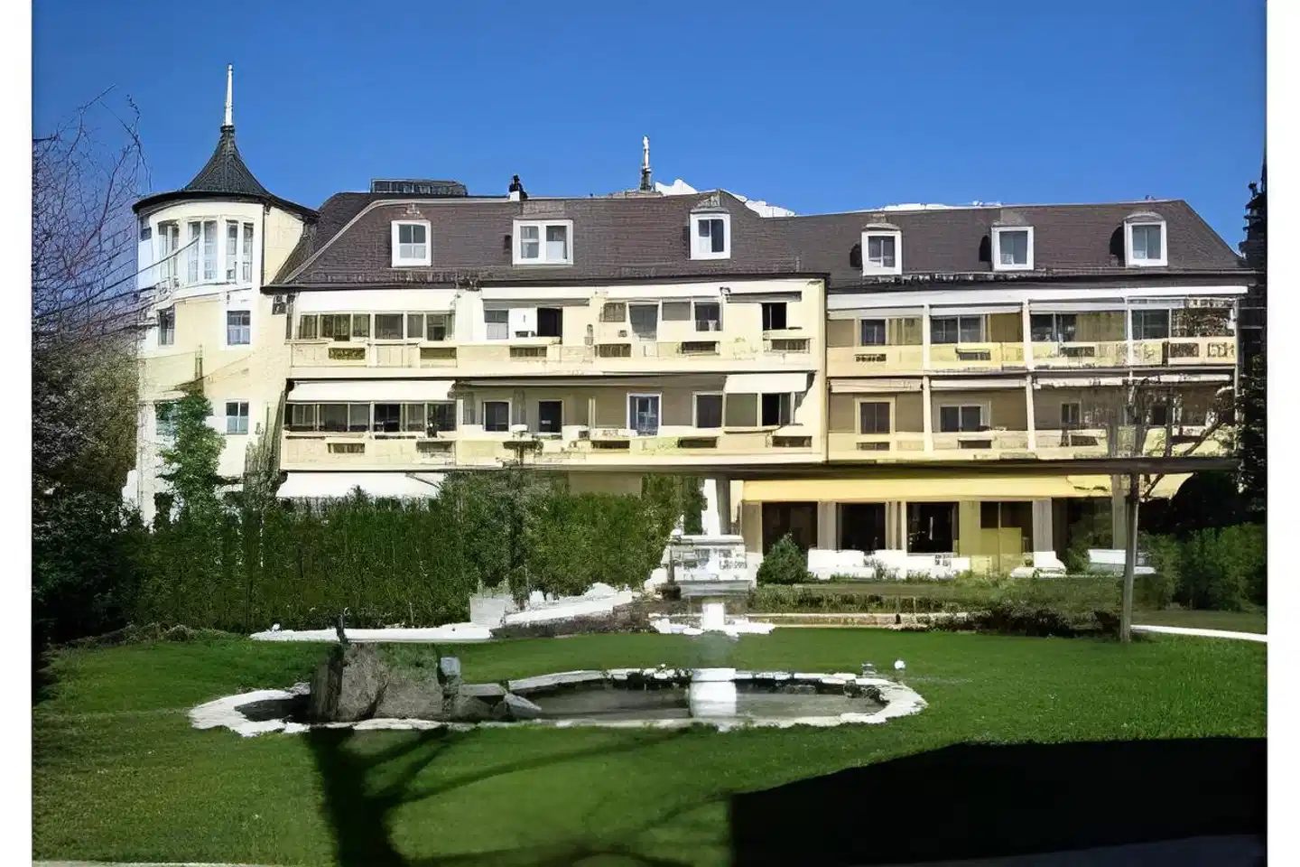 Fontenay - Le petit château Aussenansicht