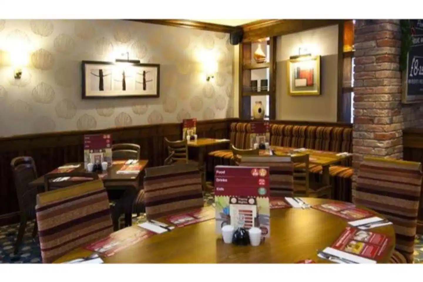 Milestone Peterborough Hotel A1M, Sure Hotel Collection Bar