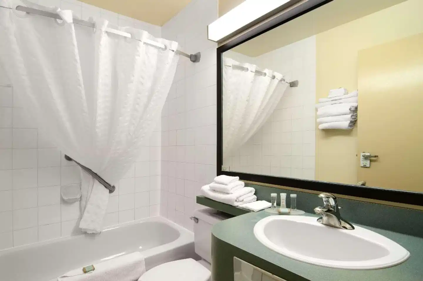 Travelodge Drumheller Badezimmer