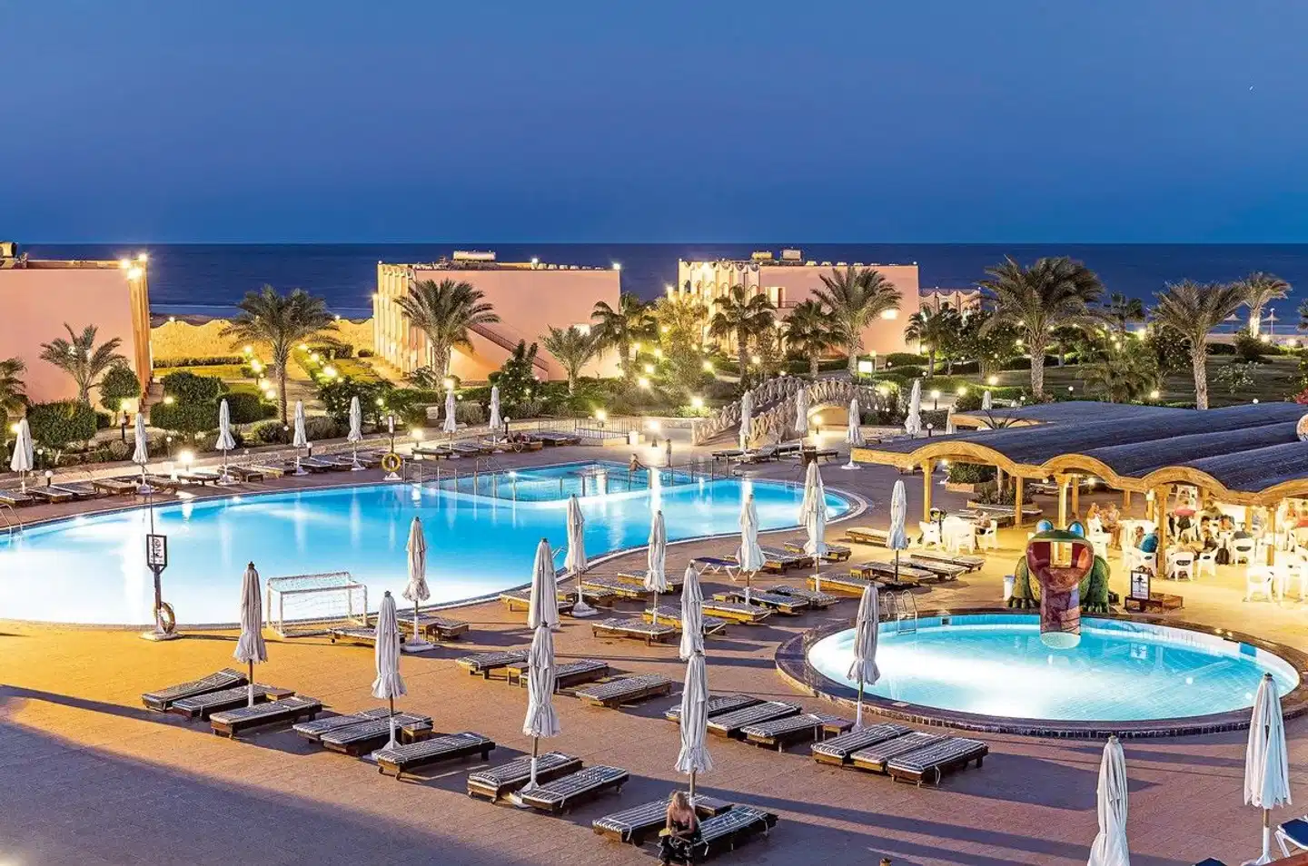 Three Corners Happy Life Beach Resort POOL