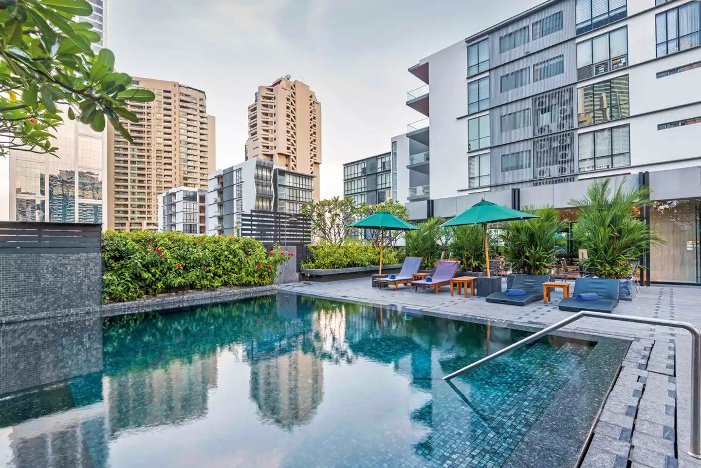 Maitria Hotel Sukhumvit 18 - A Chatrium Collection Pool