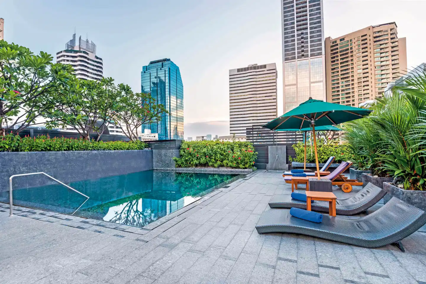 Maitria Hotel Sukhumvit 18 - A Chatrium Collection Pool