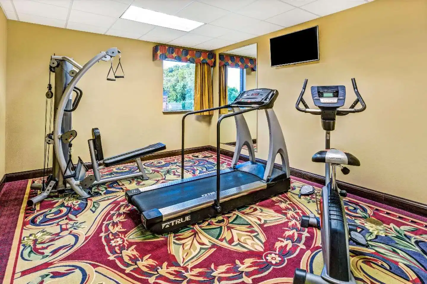 Days Inn & Suites by Wyndham Jeffersonville IN Sport und Entertainment