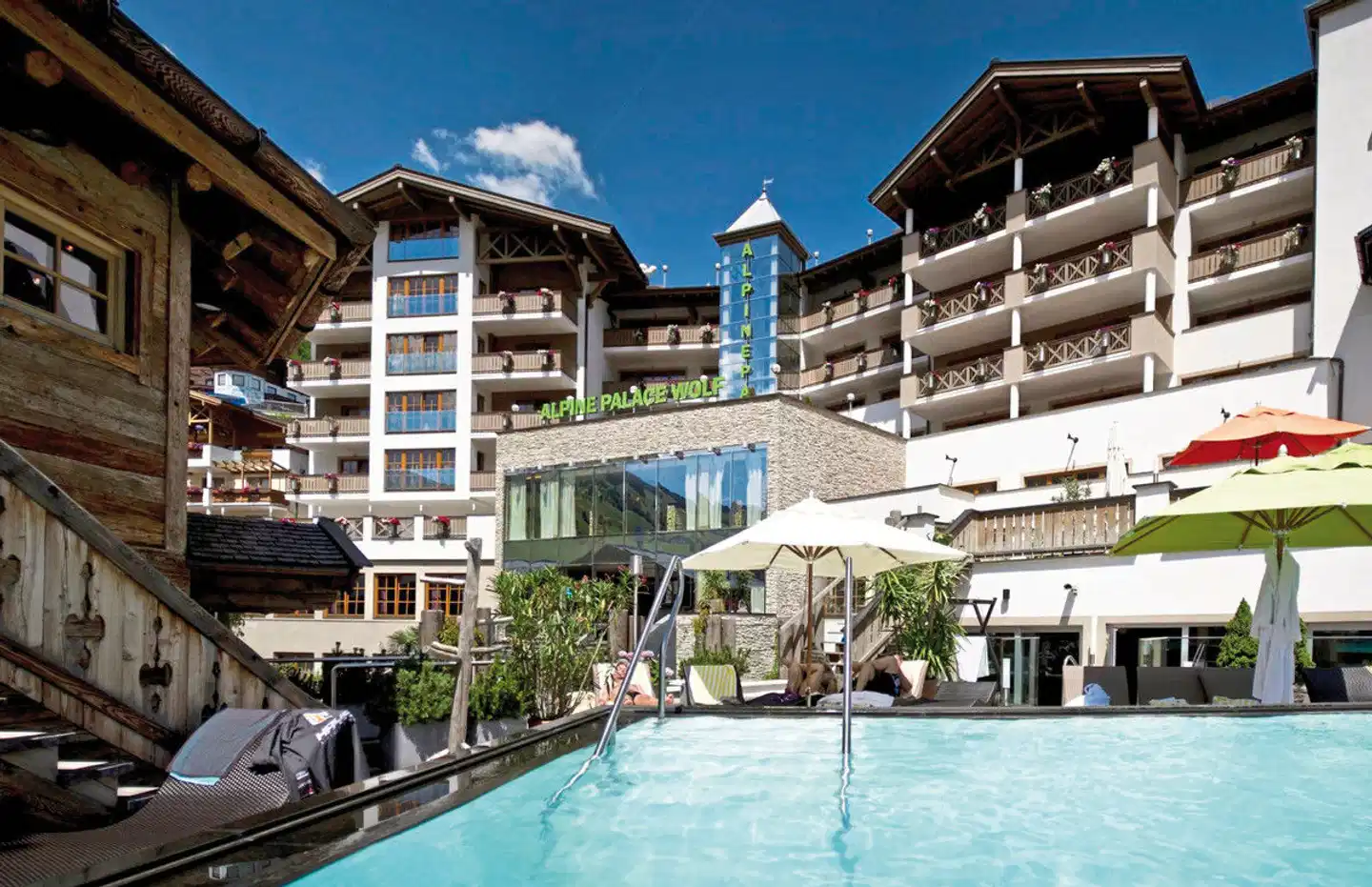 Alpine Palace Aussenansicht
