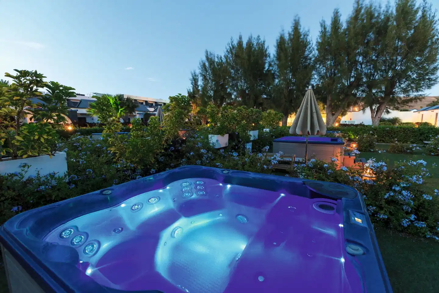 R2 Romantic Fantasia Dream Adults Only POOL
