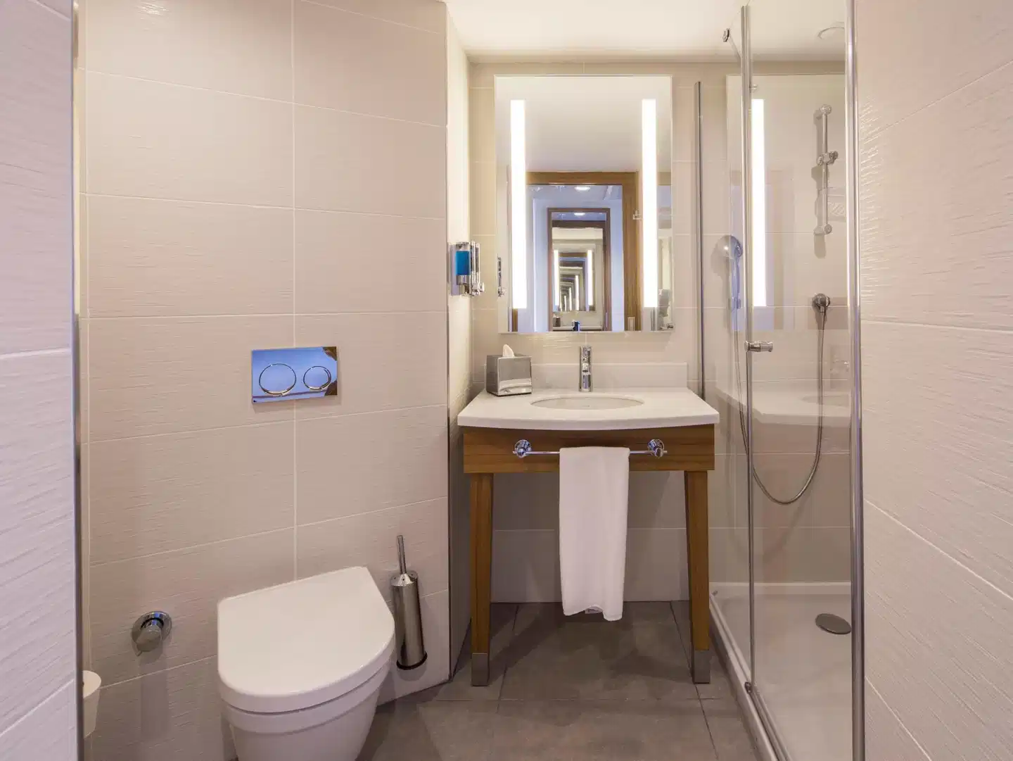 Hampton Inn by Hilton Istanbul Kurtkoy Badezimmer