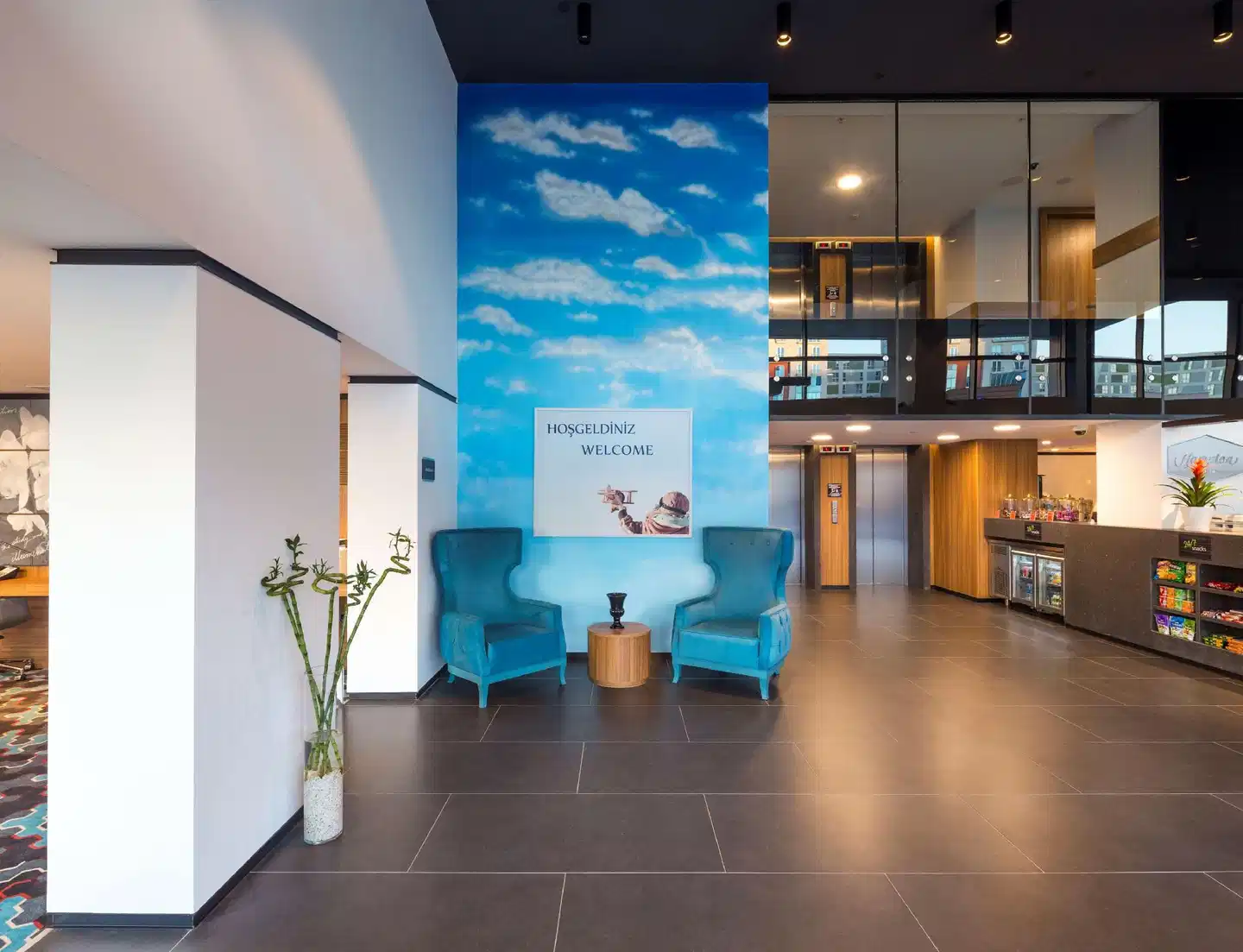 Hampton Inn by Hilton Istanbul Kurtkoy Lobby