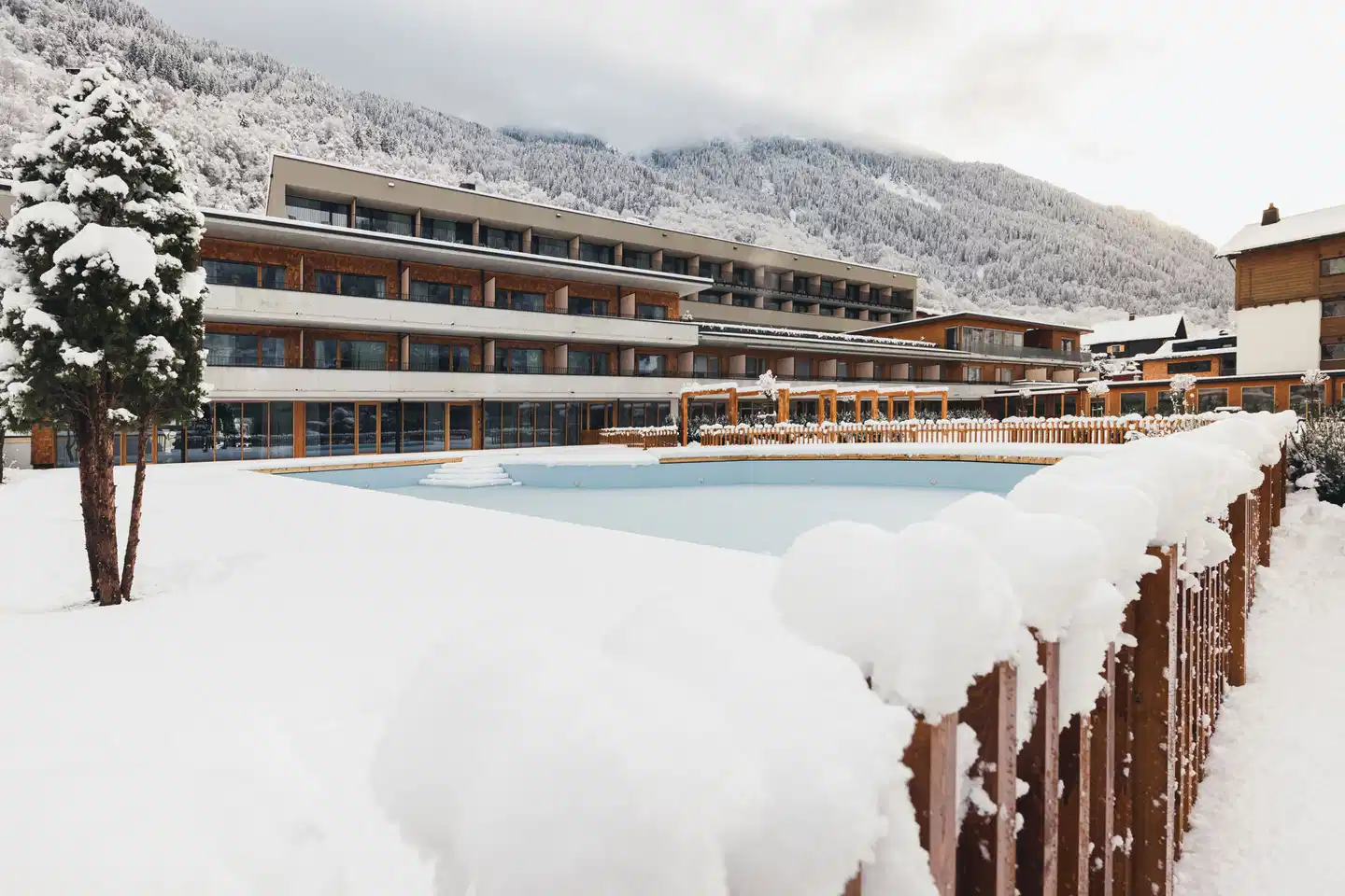Alpenhotel Montafon Aussenansicht