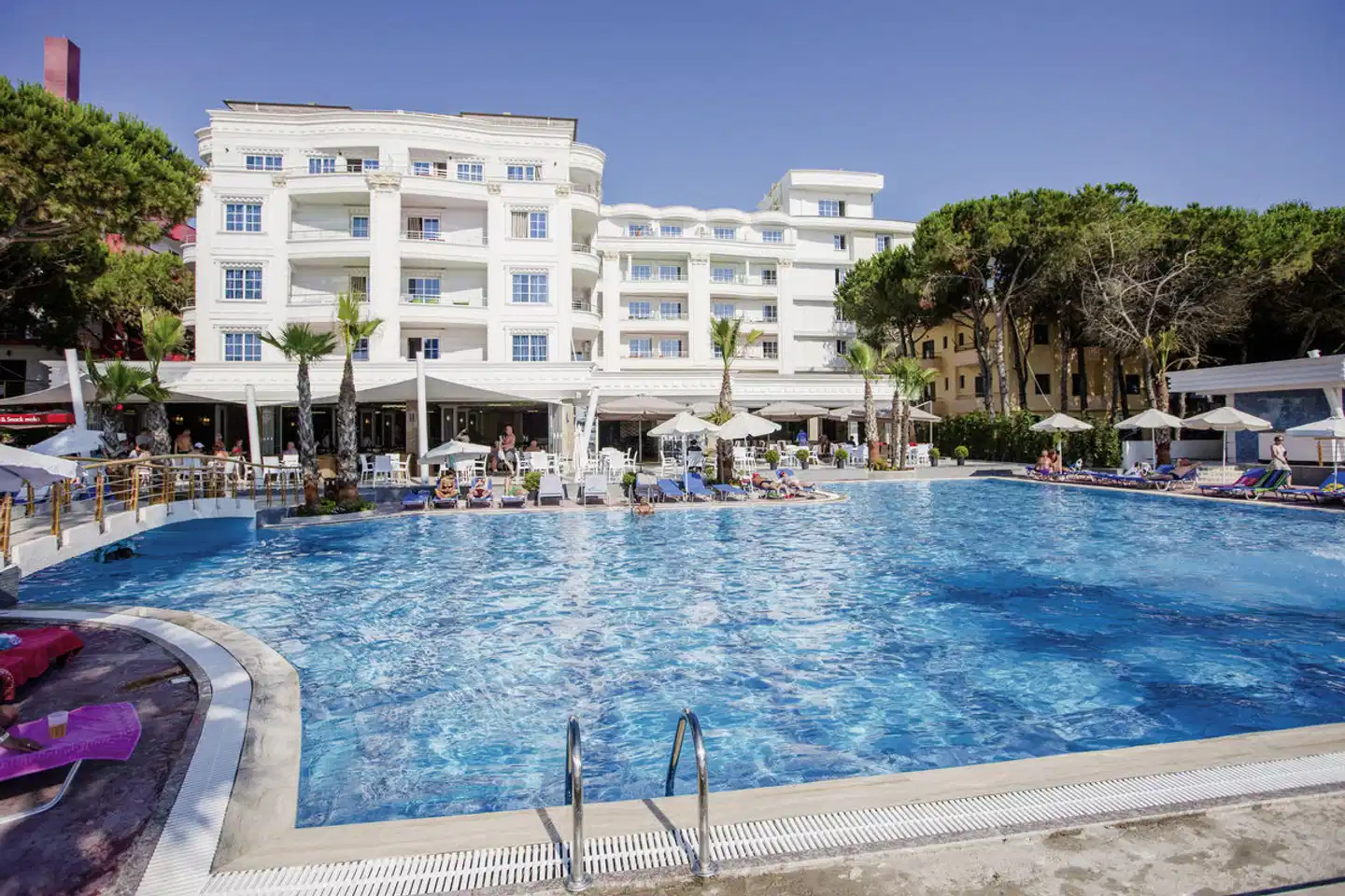 Fafa Premium Hotel POOL