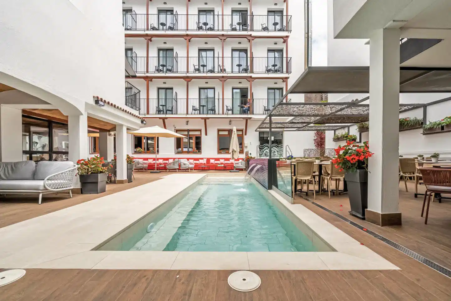 Neptuno Hotel & Spa Pool