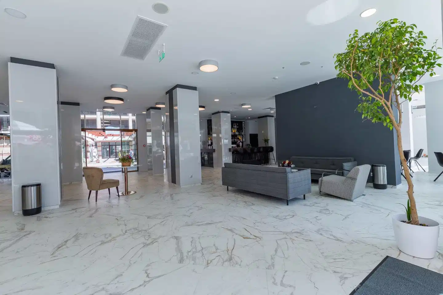 Best Western PLUS Premium Inn Hotel & Casino LOBBY