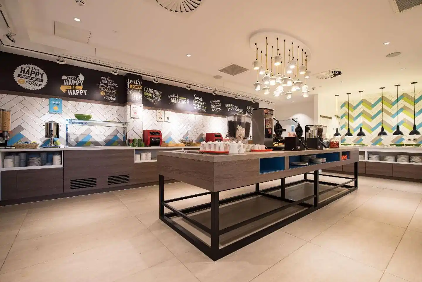 Hampton by Hilton Edinburgh West End Bar