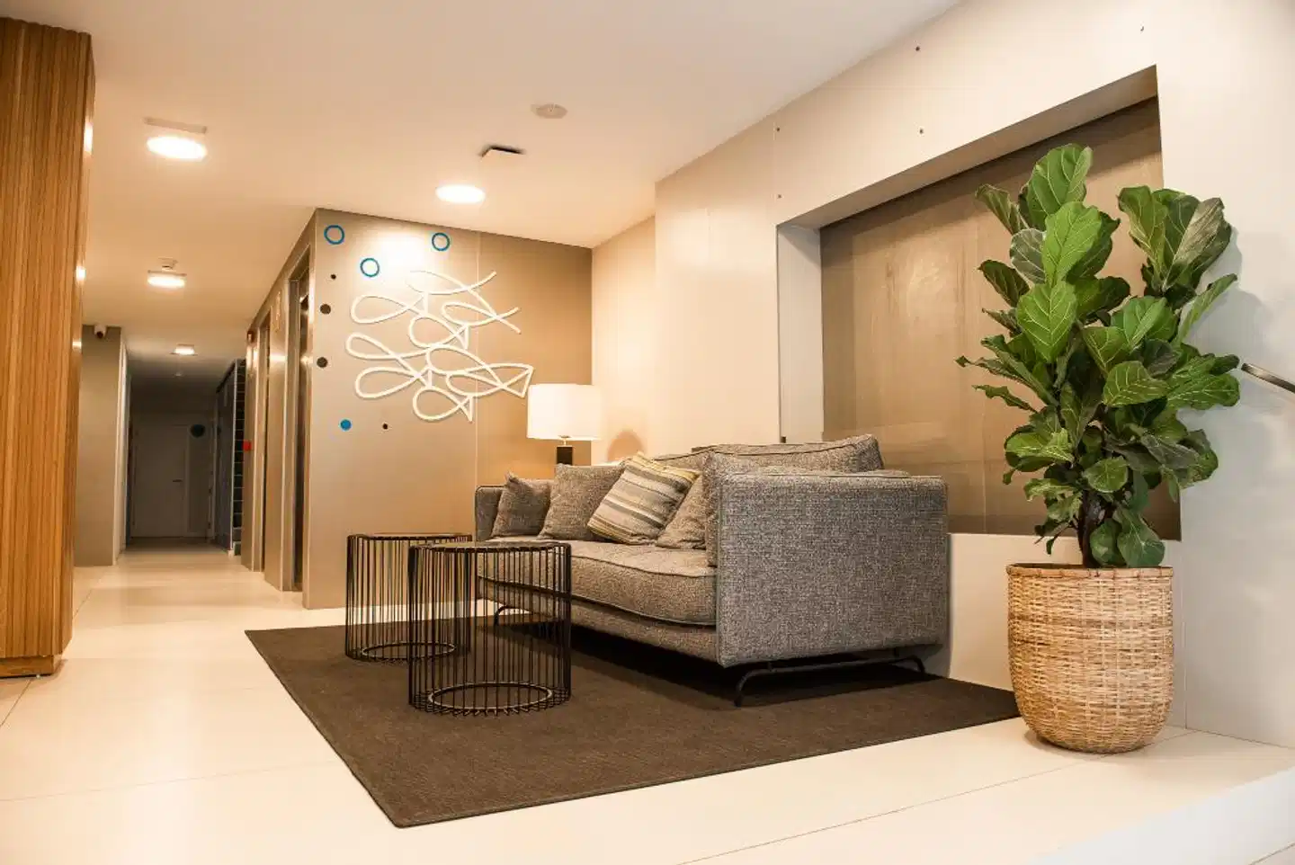 RK Farallon Canteras Lobby
