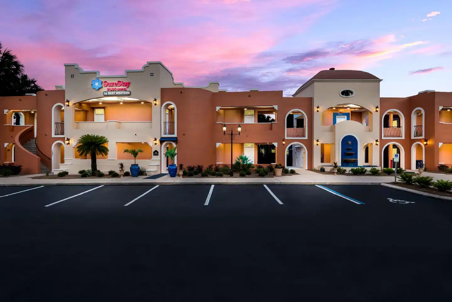 SureStay Plus Hotel by Best Western The Villages Aussenansicht