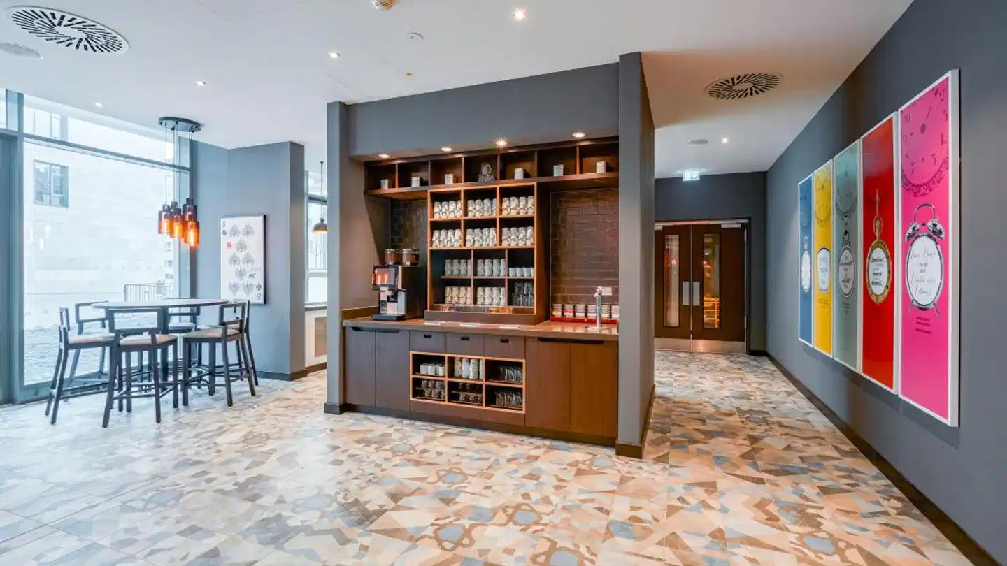 Premier Inn Nuernberg City Opernhaus Lobby