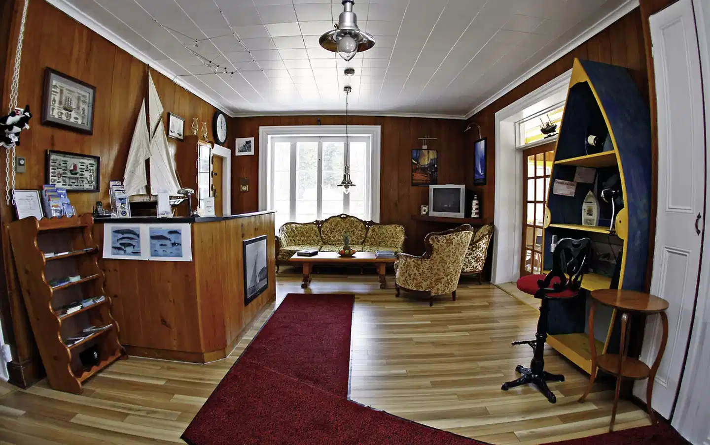 Hotel Georges De Tadoussac Lobby