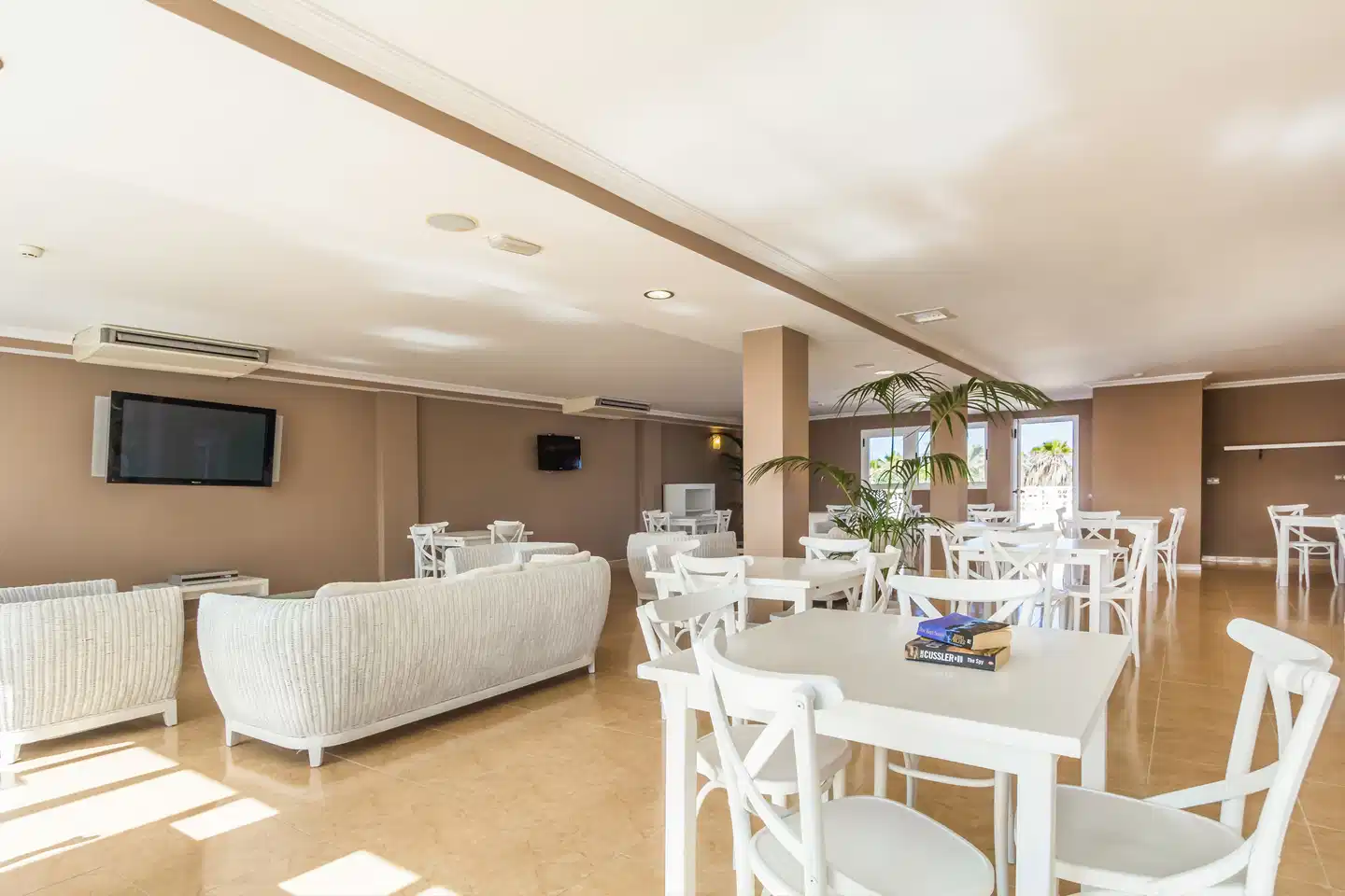 Arena Beach Bar