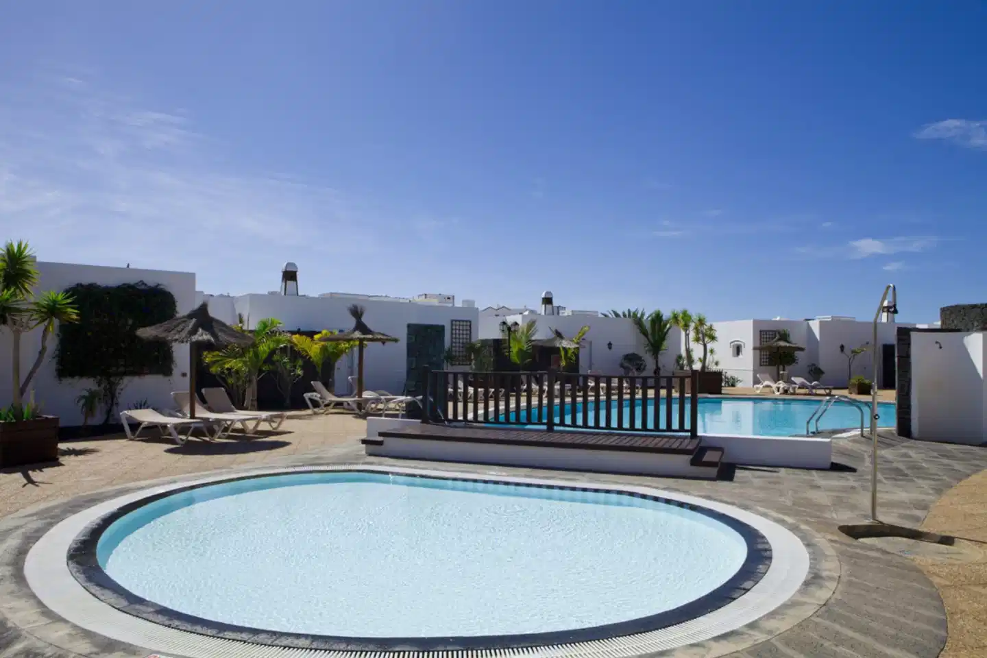 LIVVO Coloradamar Pool