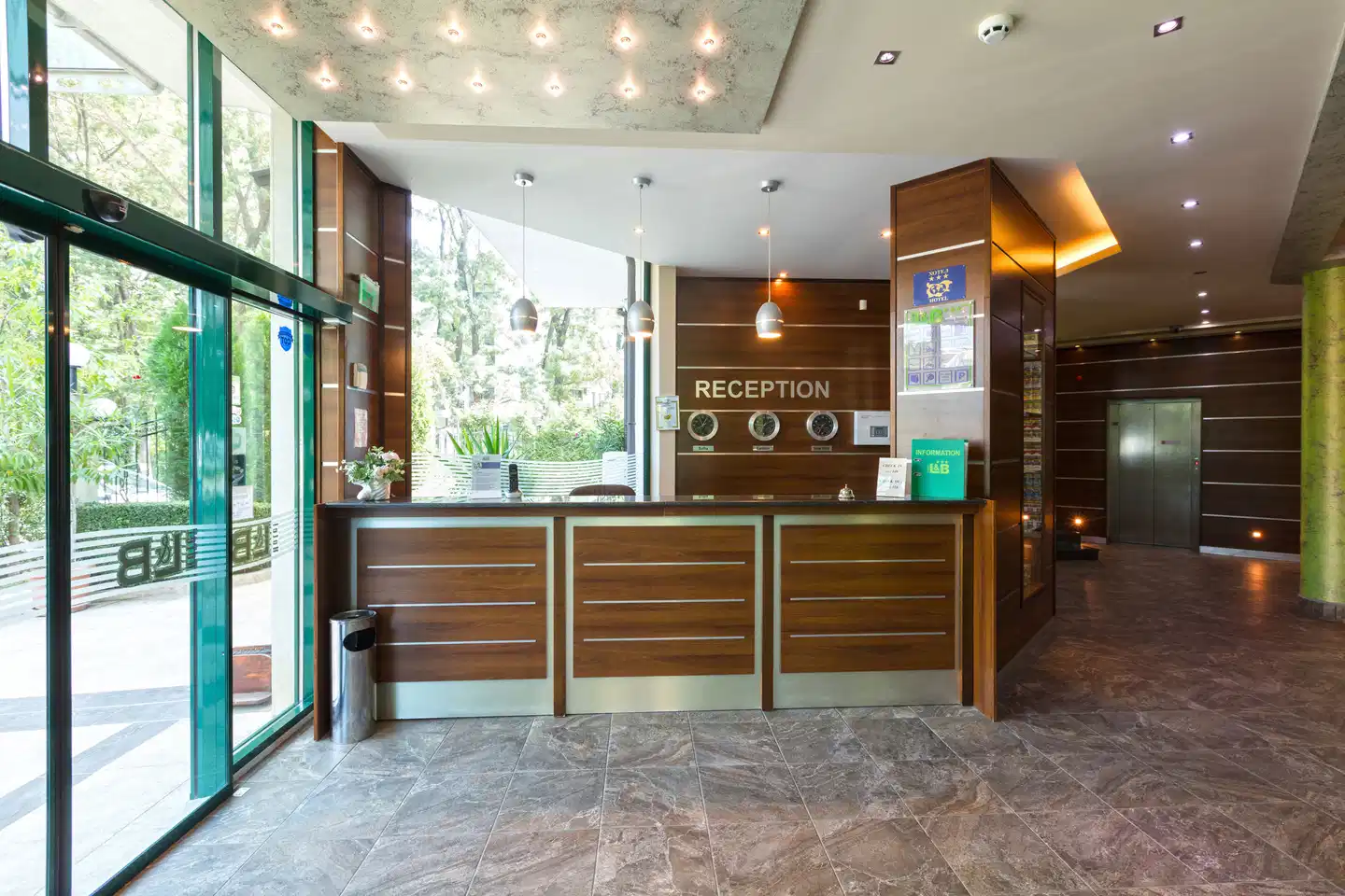 L & B Lobby