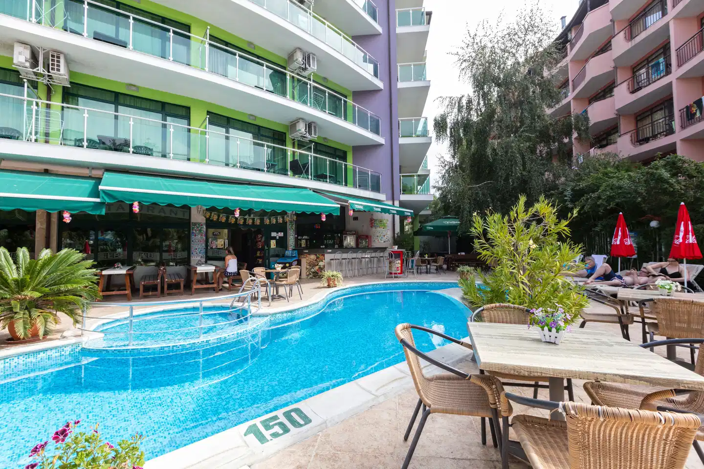 L & B Pool