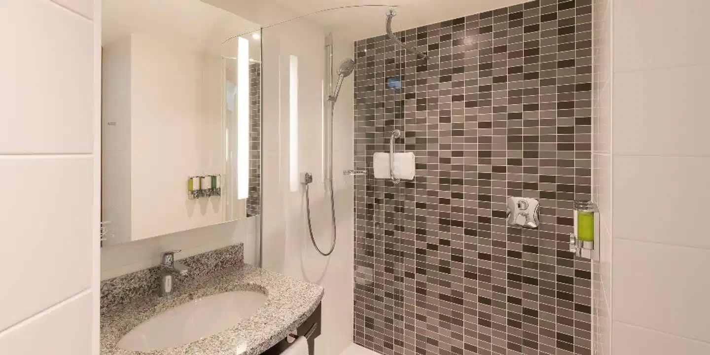 Hampton by Hilton Nürnberg City Centre Badezimmer