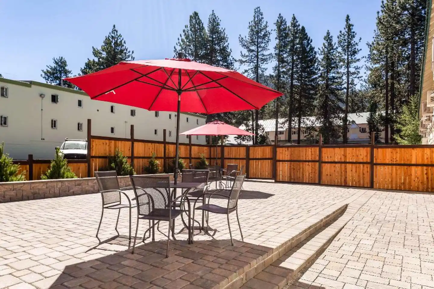 Econo Lodge Inn & Suites Terrasse