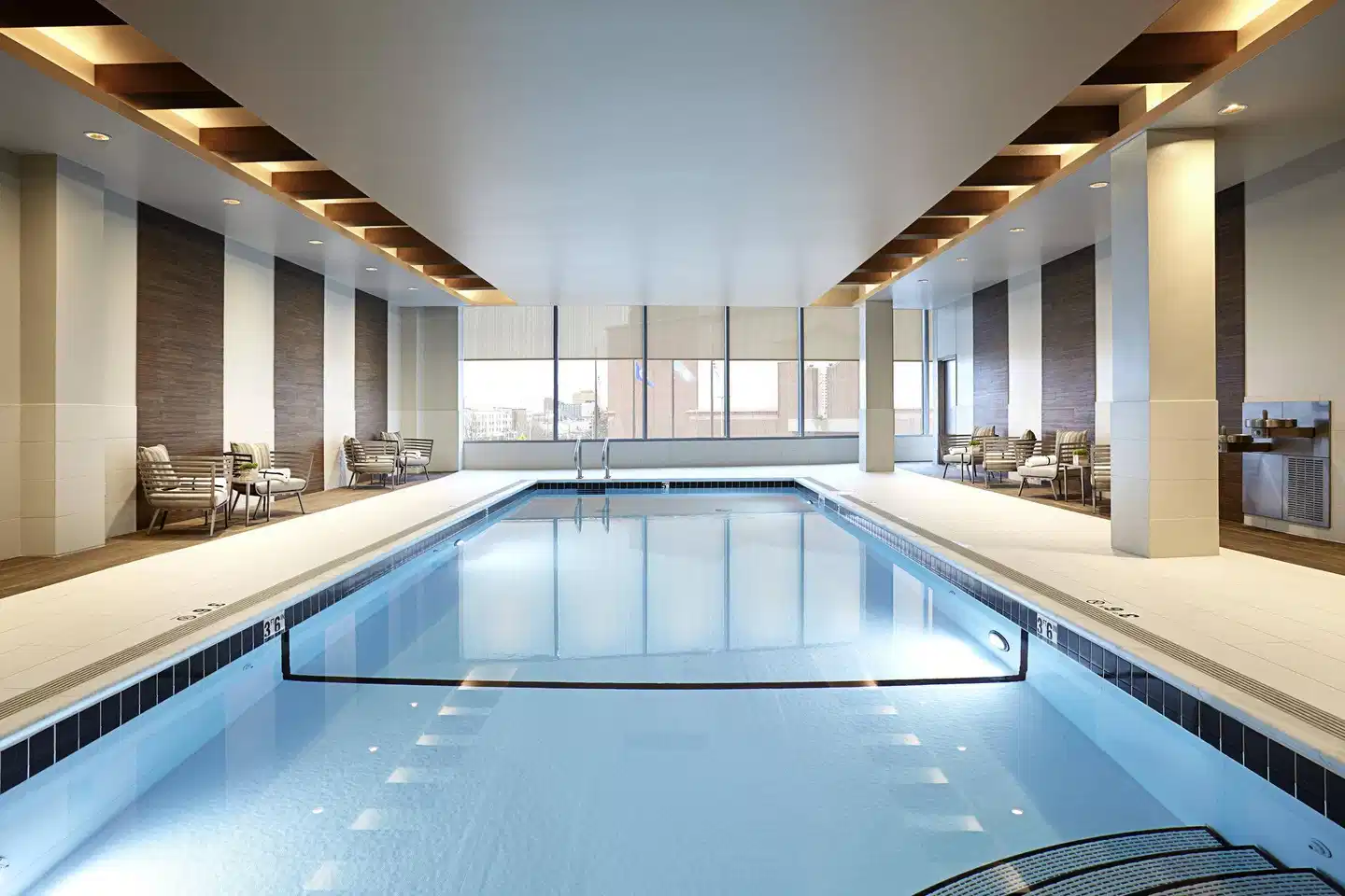 JW Marriott Minneapolis Mall of America Hallenbad