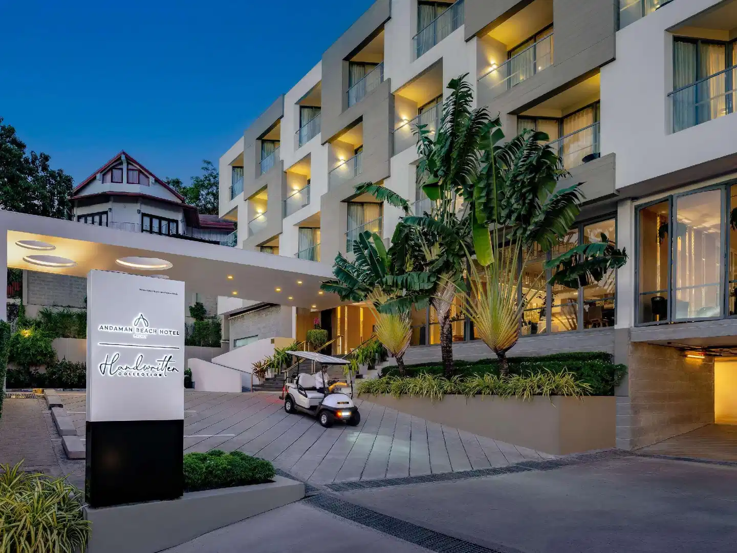 The Andaman Beach Hotel Phuket Aussenansicht
