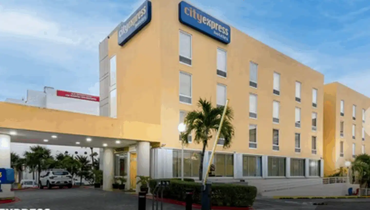 City Express by Marriott Cancun Aeropuerto Centralia Aussenansicht