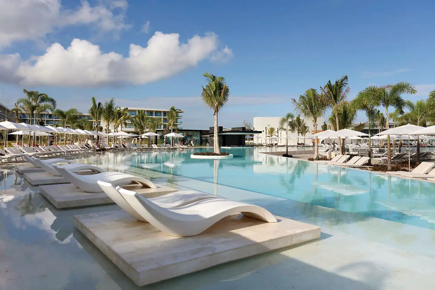 Family Selection at Grand Palladium Select Costa Mujeres Pool