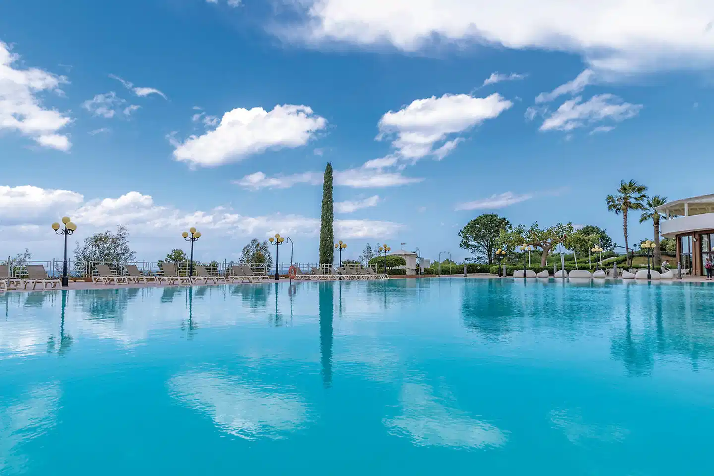 Costa Verde Pool