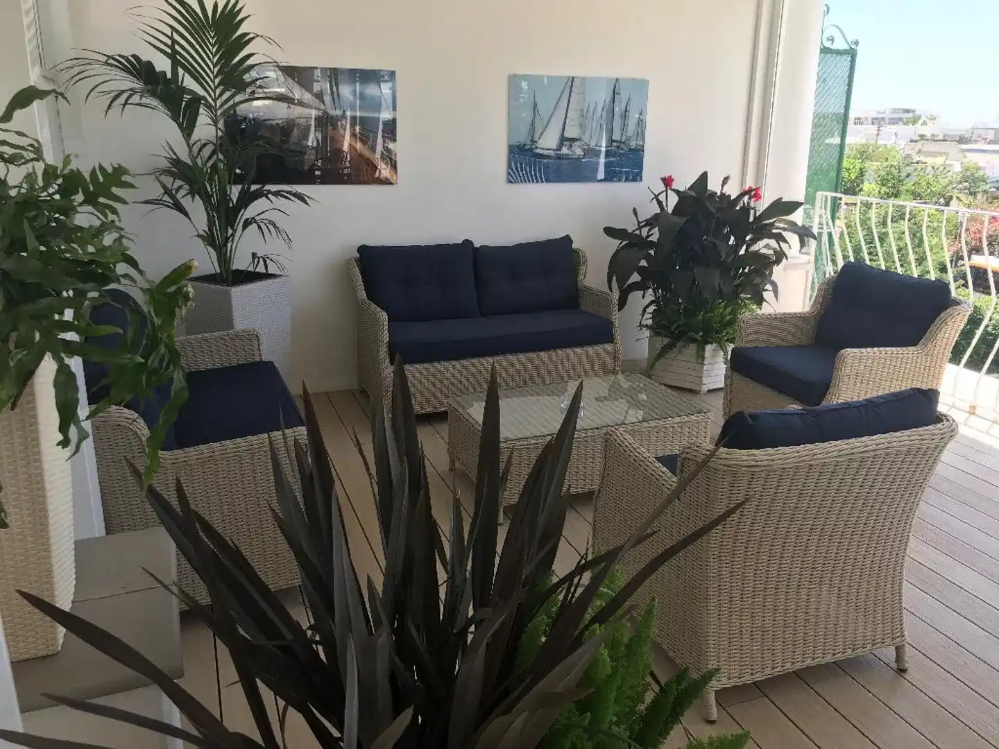 Bougainville Lobby