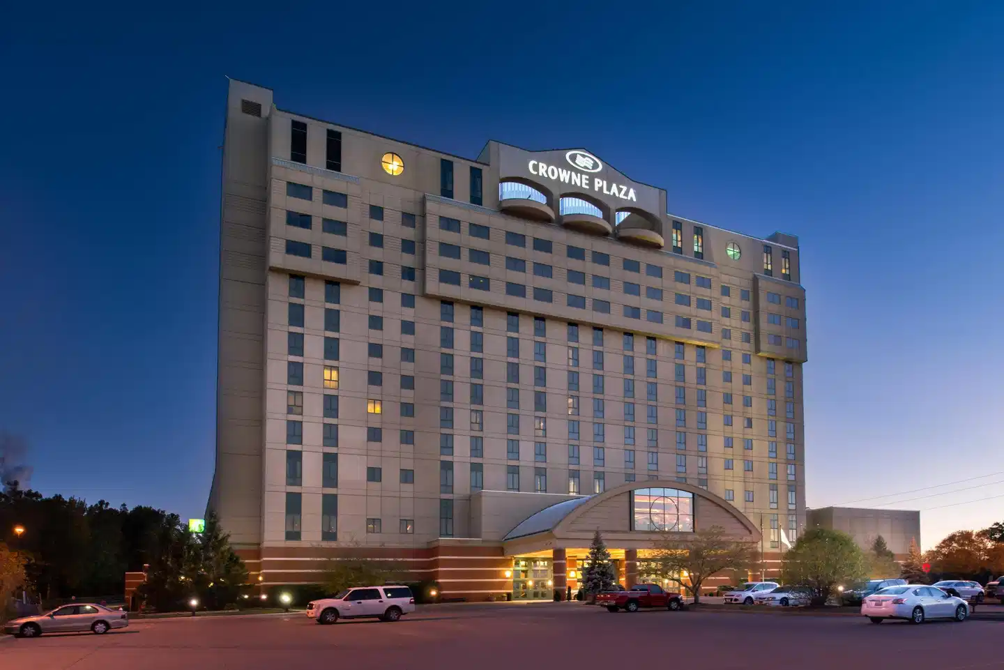 Crowne Plaza Hotel Springfield Aussenansicht