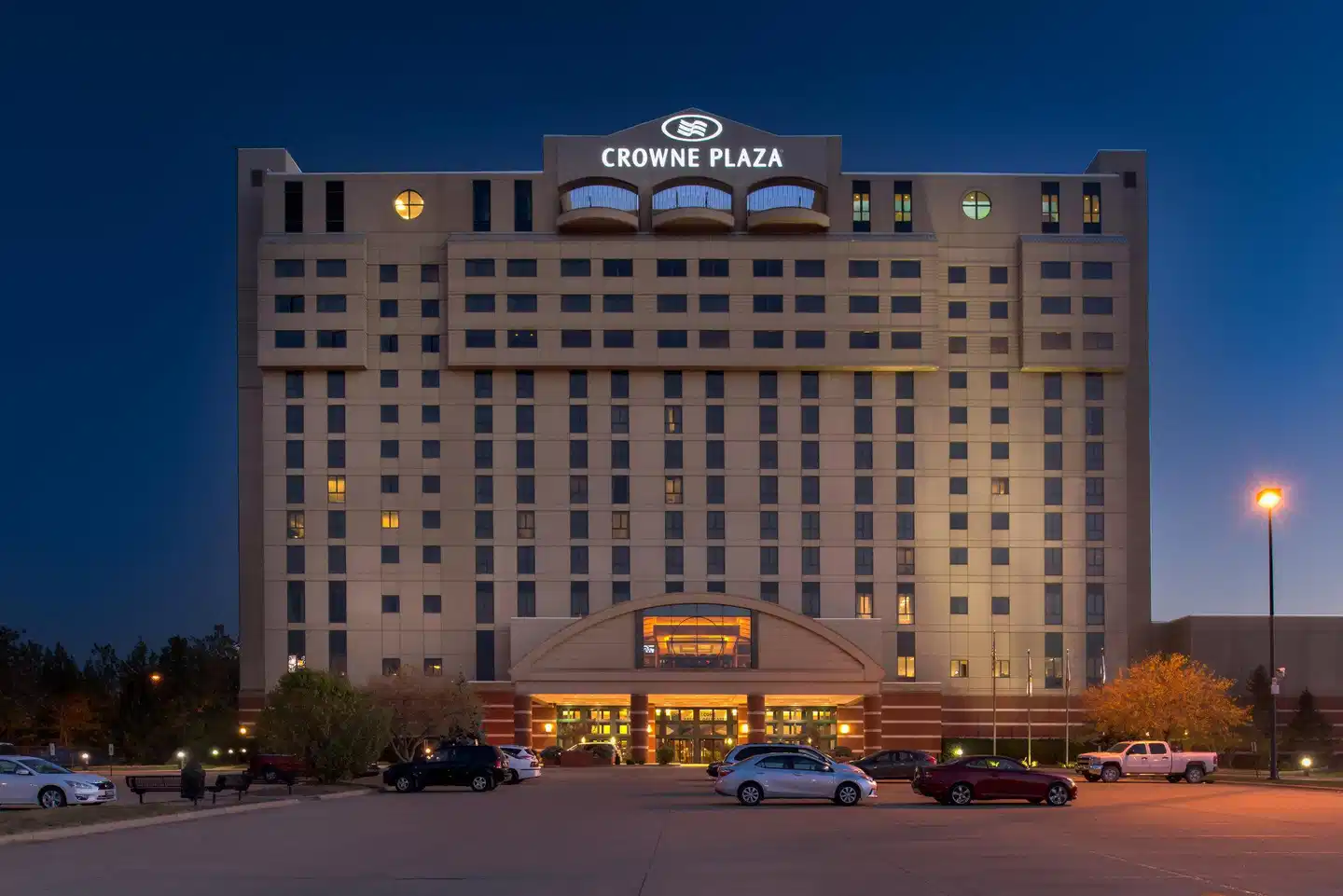Crowne Plaza Hotel Springfield Aussenansicht