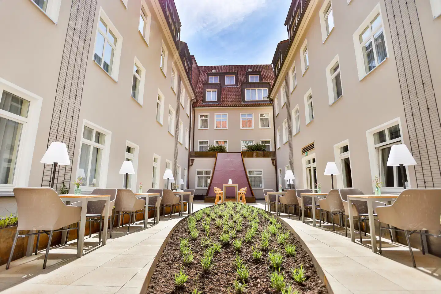 maakt Hotel & Apartments Aussenansicht