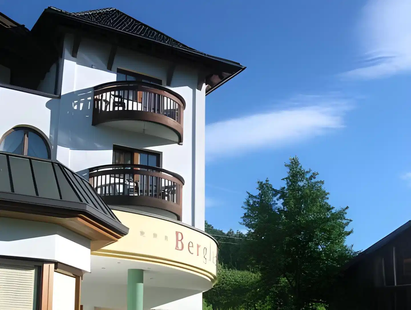 Bergland Aussenansicht