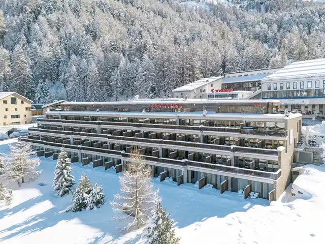 Nira Alpina Pool