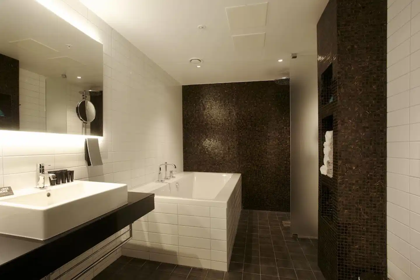 Clarion Hotel Sense Badezimmer