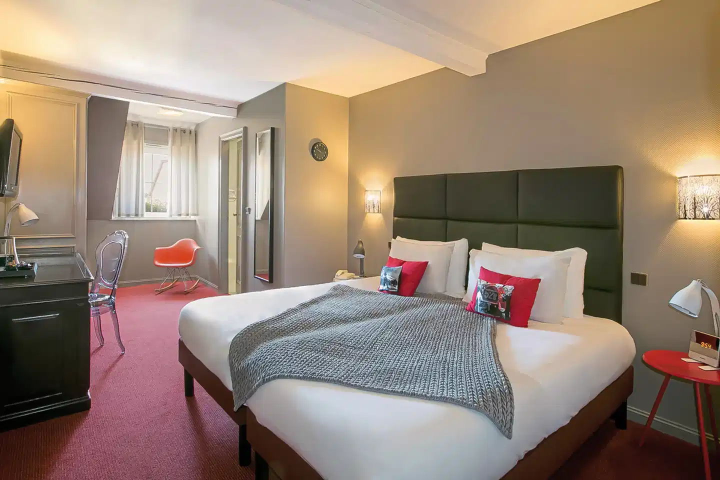 Best Western Hôtel Le Cheval Blanc Wohnbeispiel