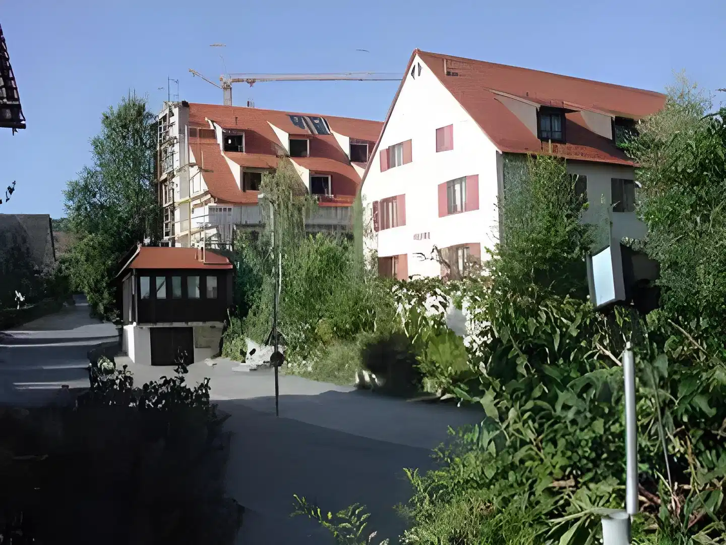 Adler Aussenansicht