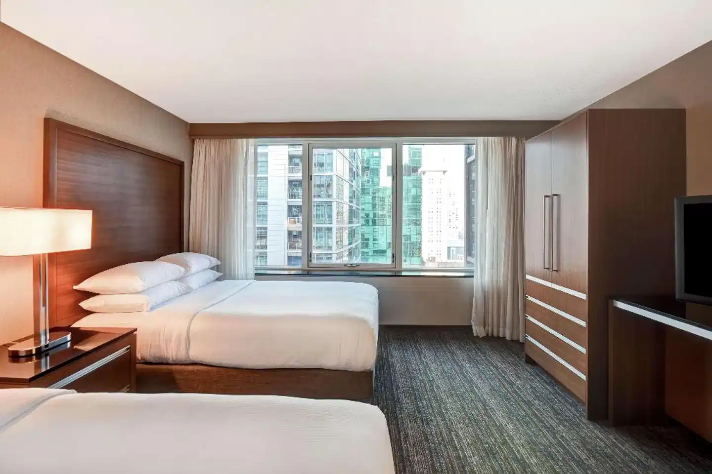 Embassy Suites by Hilton Chicago Downtown Magnificent Mile Wohnbeispiel
